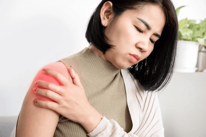 Typical pain location in frozen shoulder (adhesive capsulitis) Frozen shoulder pain commonly felt around the shoulder and upper arm